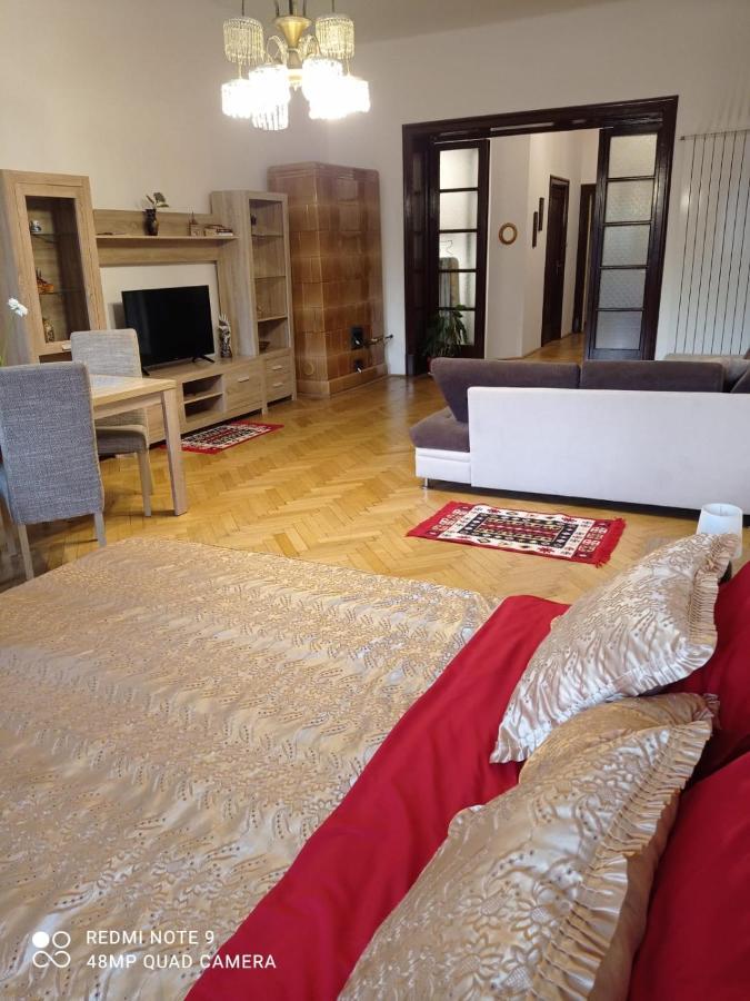 Apartament Piata Sfatului Brasov Luaran gambar
