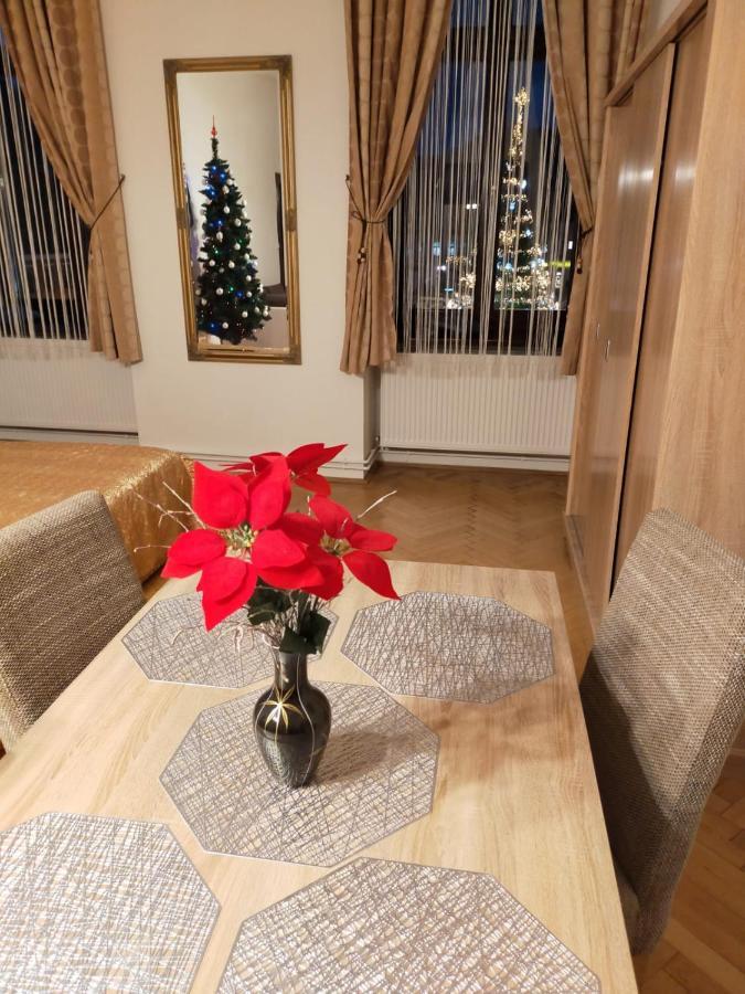 Apartament Piata Sfatului Brasov Luaran gambar