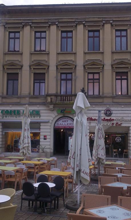Apartament Piata Sfatului Brasov Luaran gambar